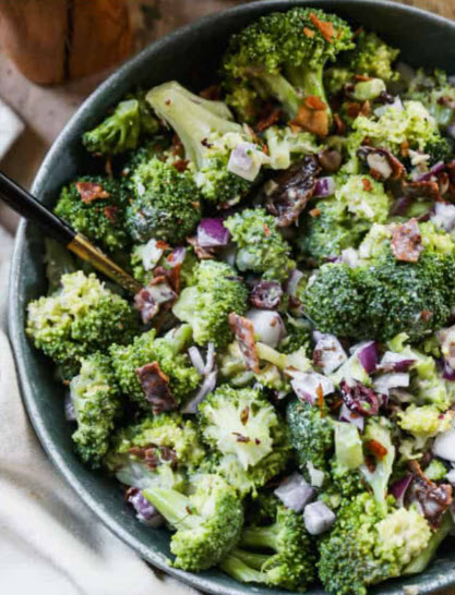 Broccoli Salad with Bacon & a Creamy Dressing